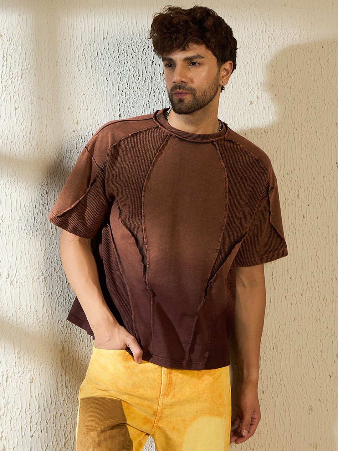 

FUGAZEE Men Printed Pockets T-shirt, Brown