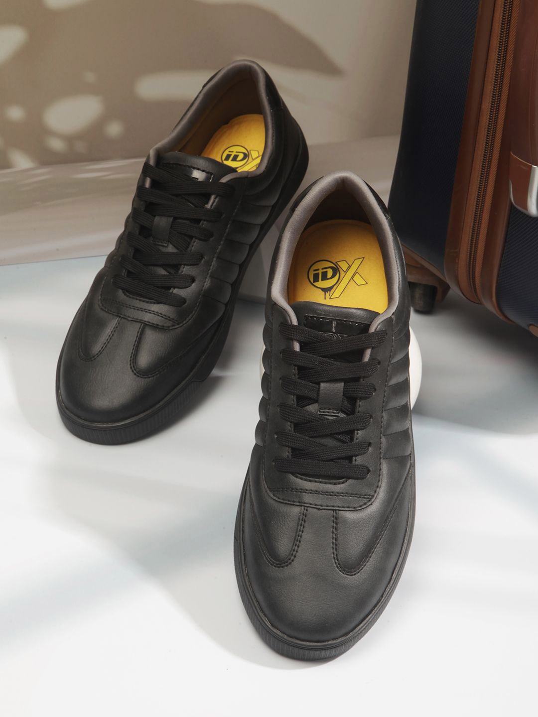 

ID Men Printed Leather Driving Shoes, Black