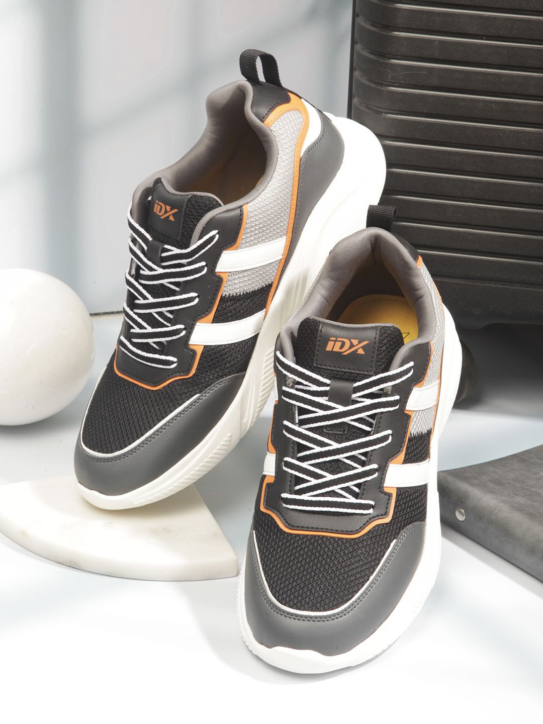 

ID Men Woven Design Sneakers, Black