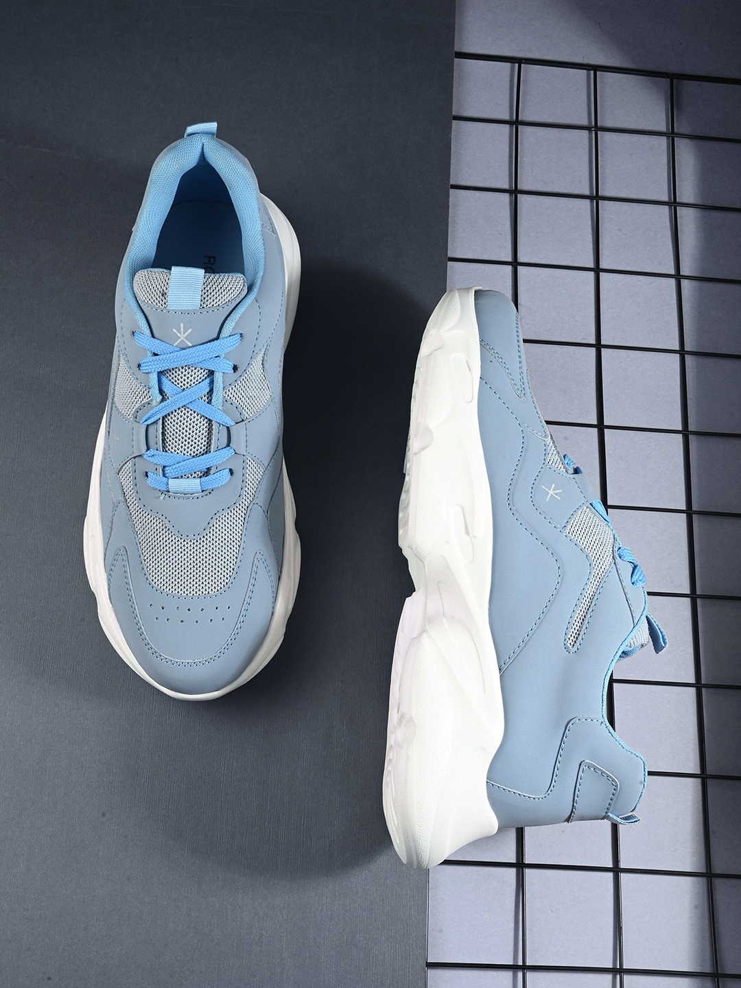 

The Roadster Lifestyle Co Men Lace Up Sneakers, Blue