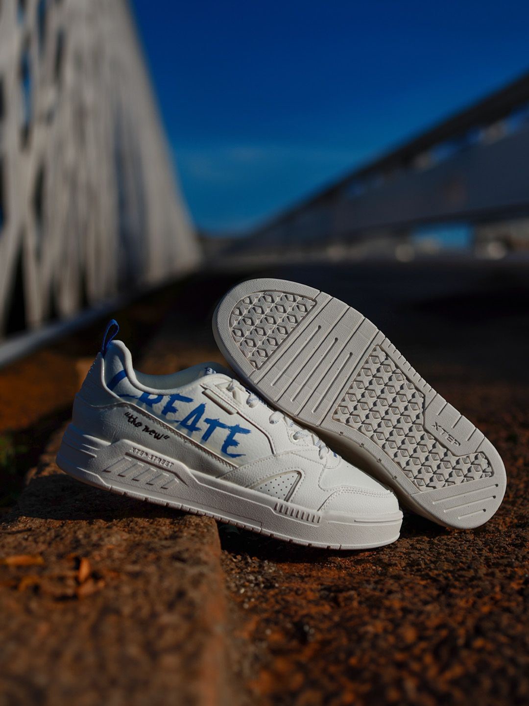 

Xtep Men Canvas Leather Upper Classic Sneakers, White