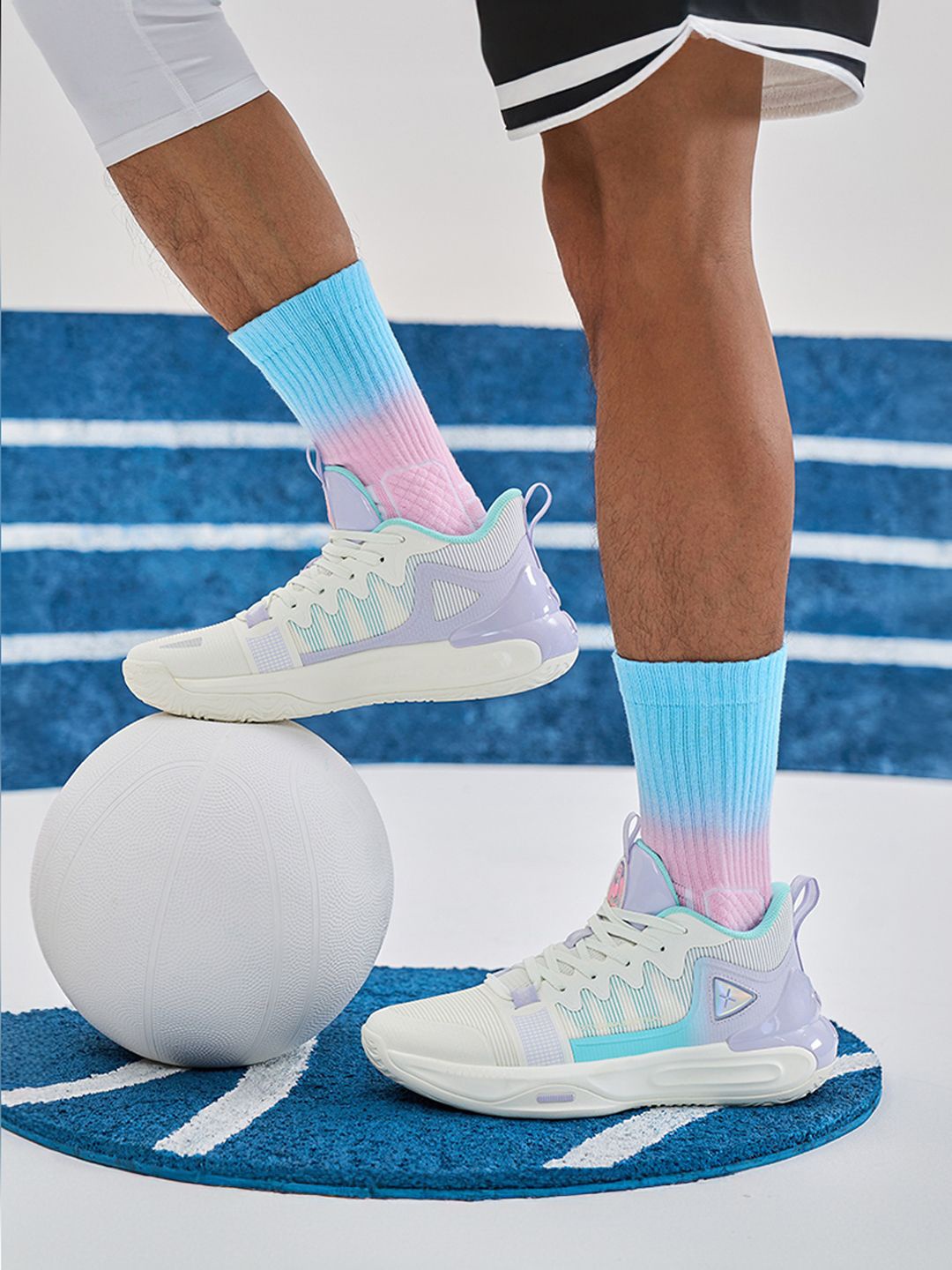 

Xtep Men Bounce Technology Textile Basketball Shoes, White