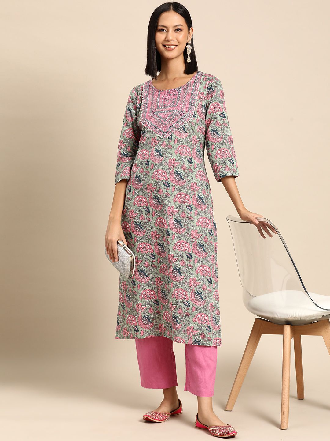 

Anouk Women Floral Printed Flared Sleeves Chikankari Kurta, Green