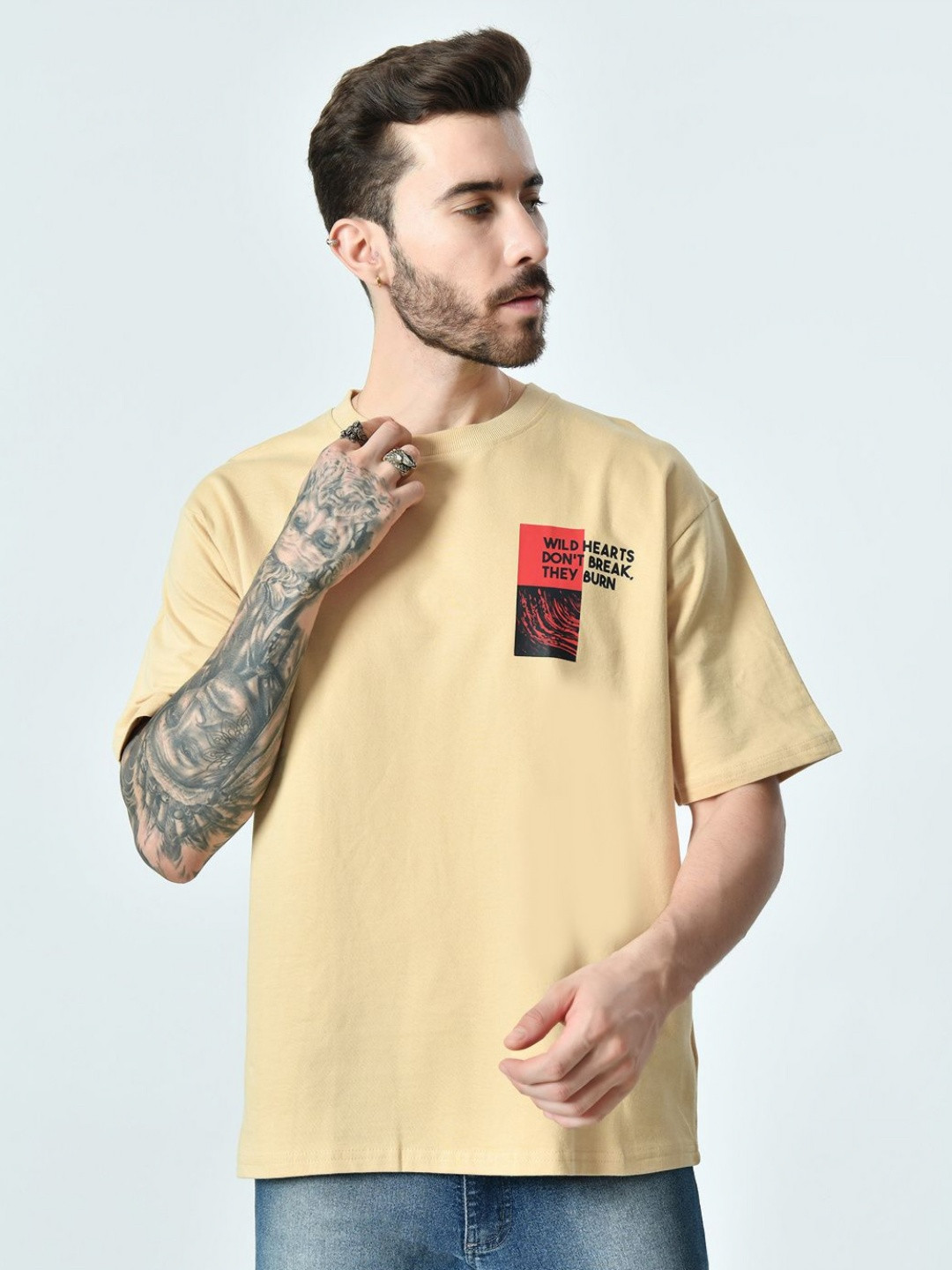 

EKSDEE Men High Neck Applique T-shirt, Beige