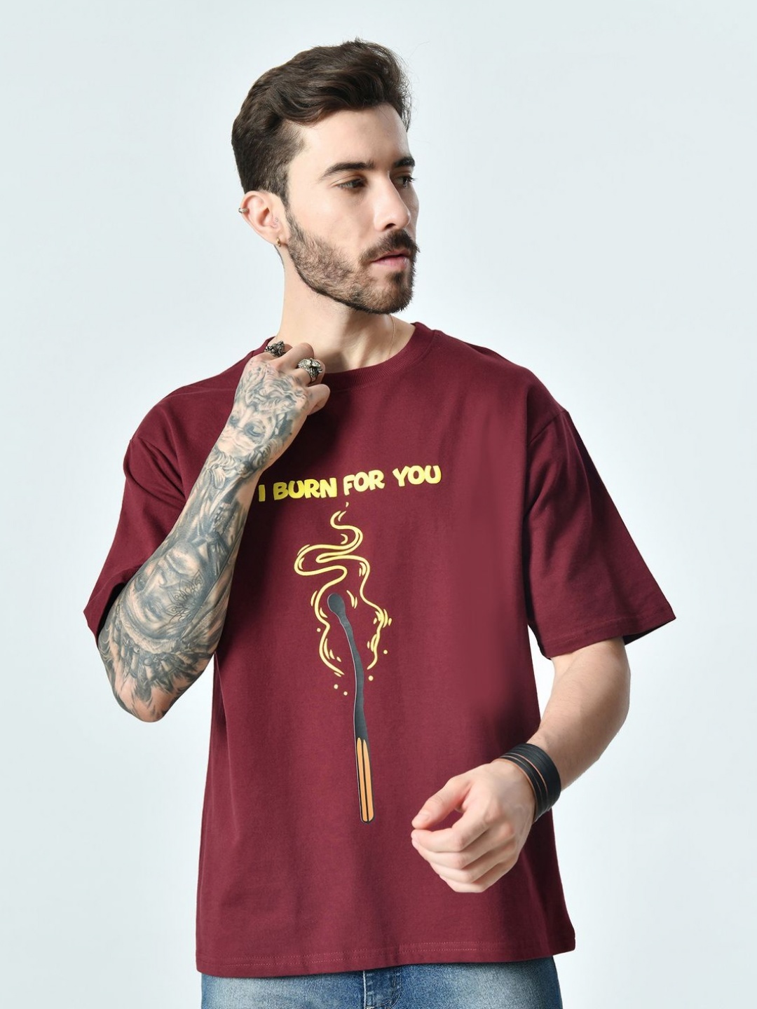 

EKSDEE Men Printed V-Neck Applique T-shirt, Burgundy