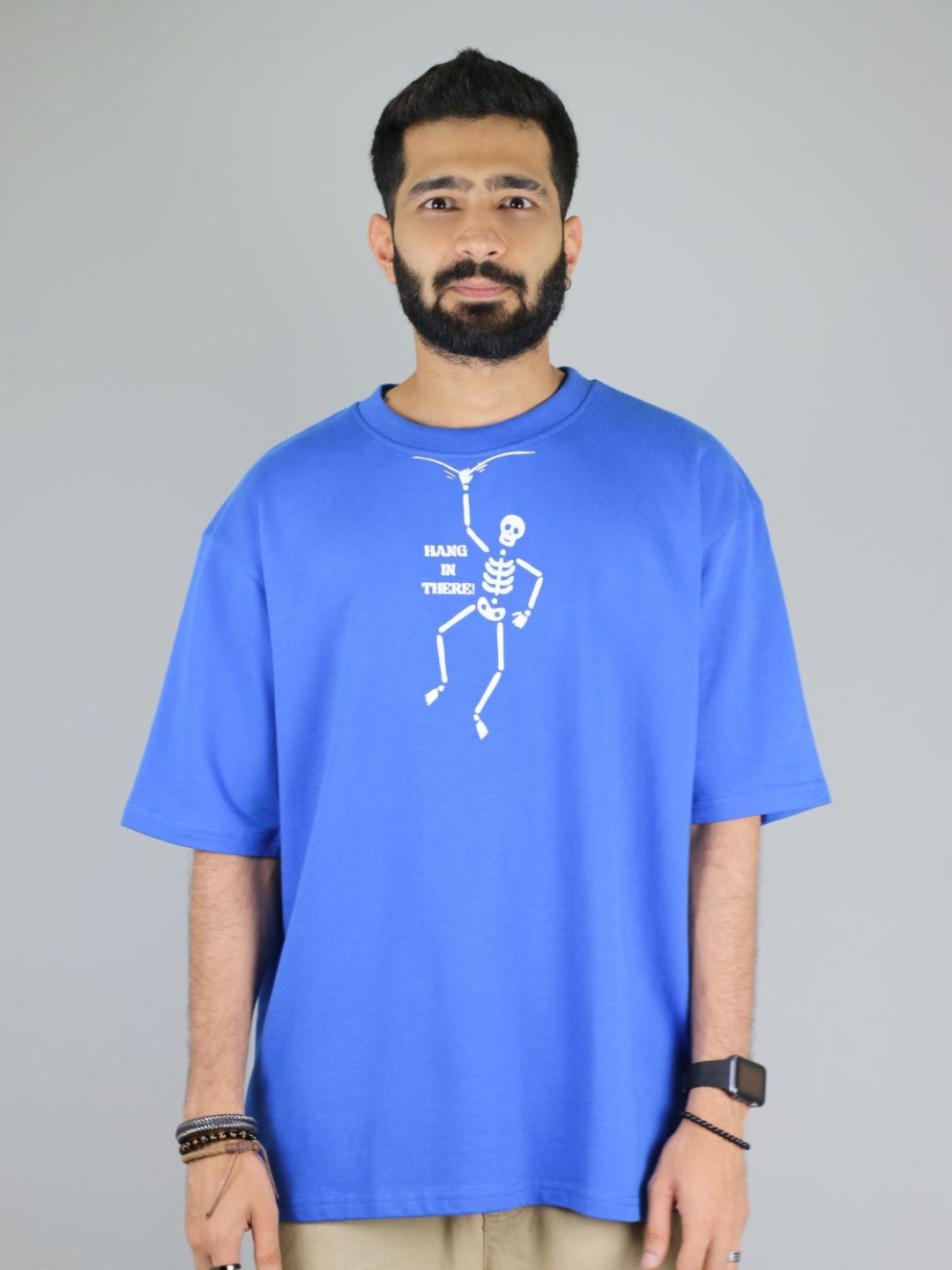 

EKSDEE Men Typography Printed Drop-Shoulder Sleeves Applique T-shirt, Blue