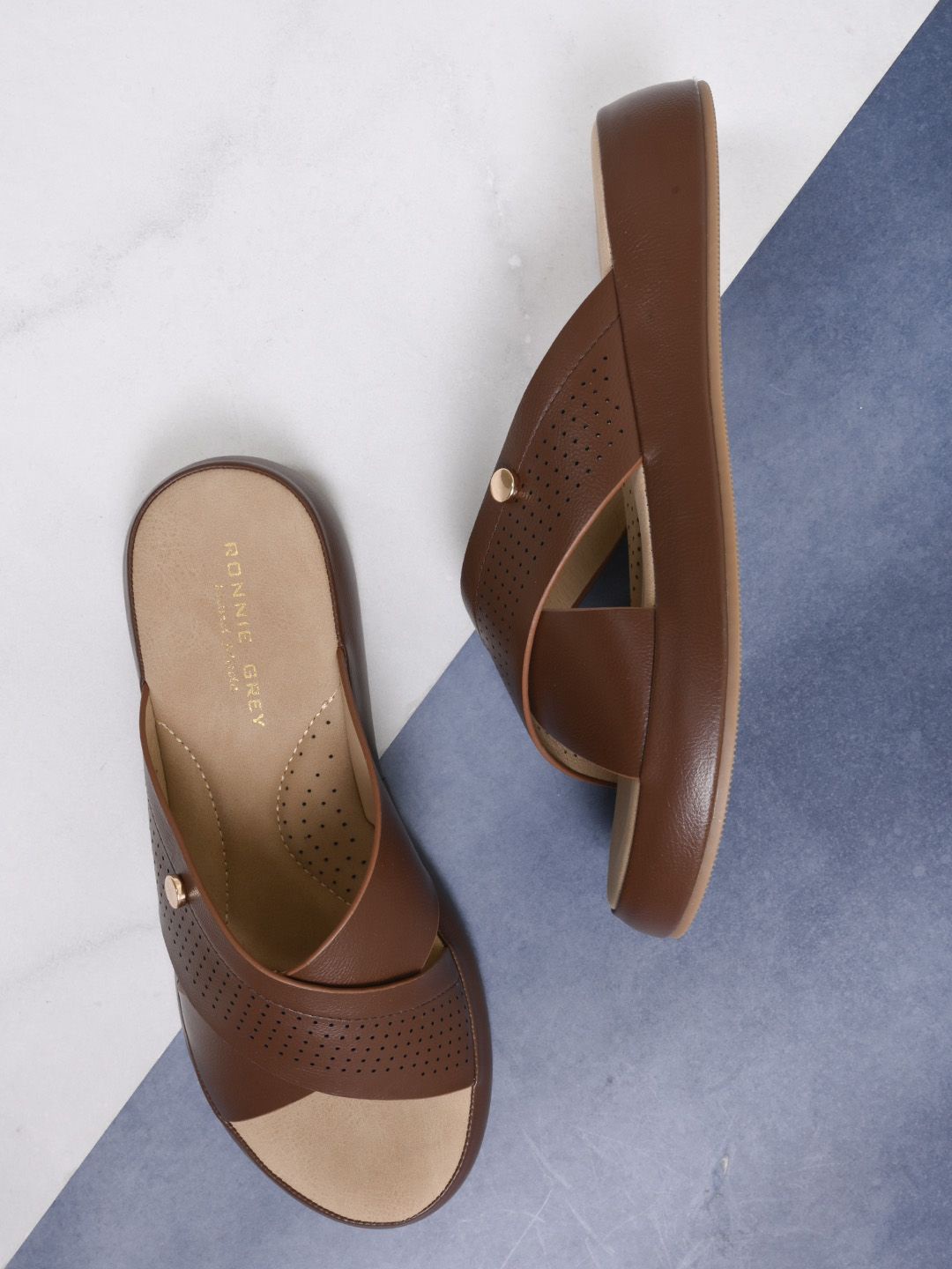 

Ronnie Grey Women Open Toe Flats, Coffee brown