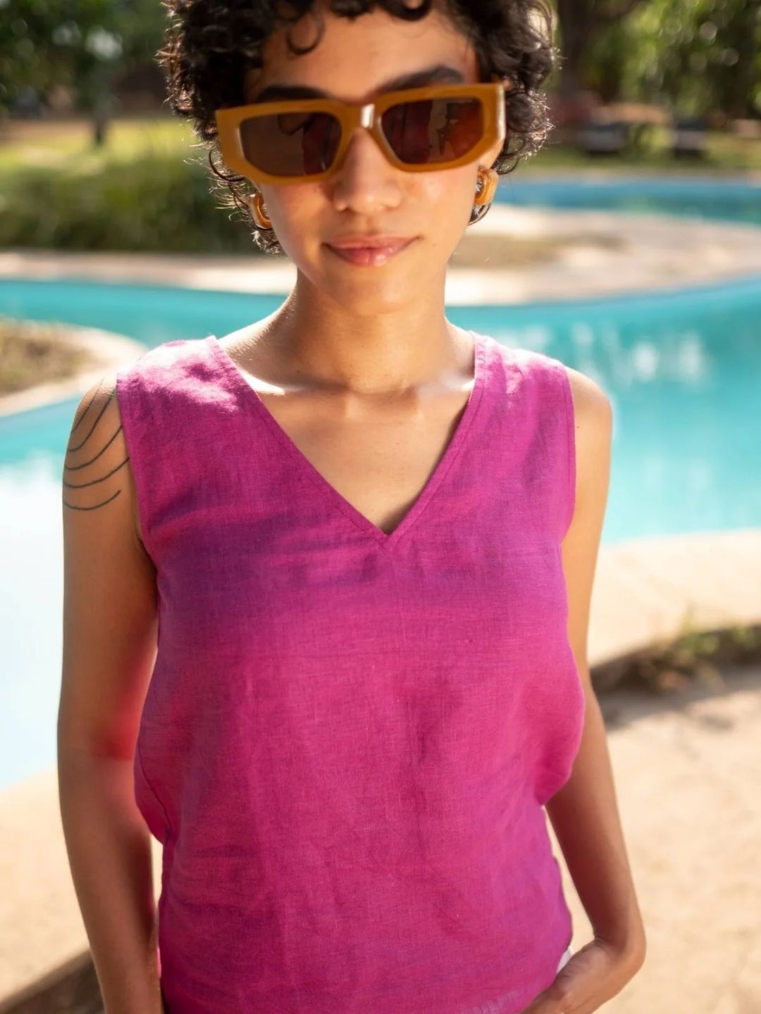 

Creatures of Habit Women Linen V Neck Tank Top, Purple