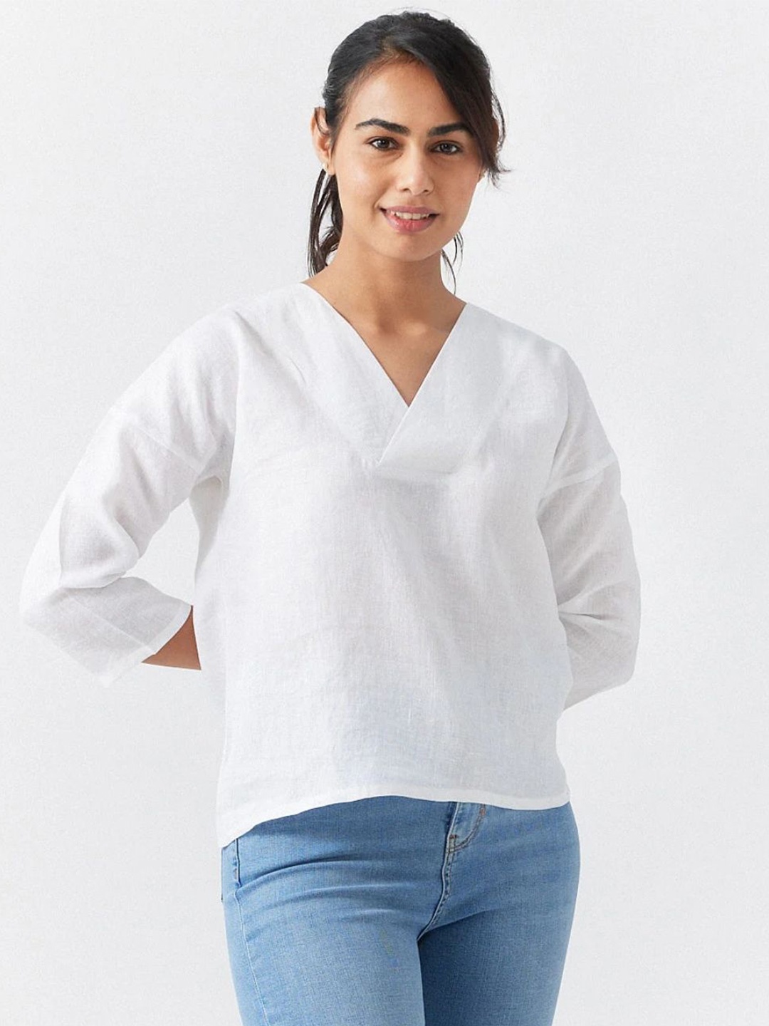 

Creatures of Habit Women Linen V-Neck Top, White
