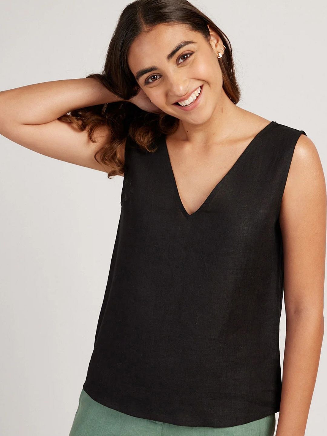 

Creatures of Habit Women Linen V-Neck Tank Top, Black