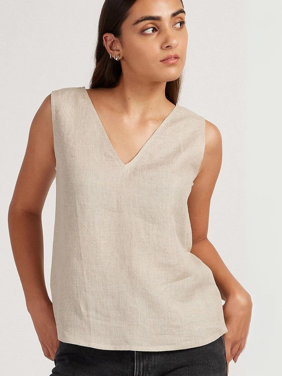 

Creatures of Habit Women Linen V Neck Tank Top, Beige