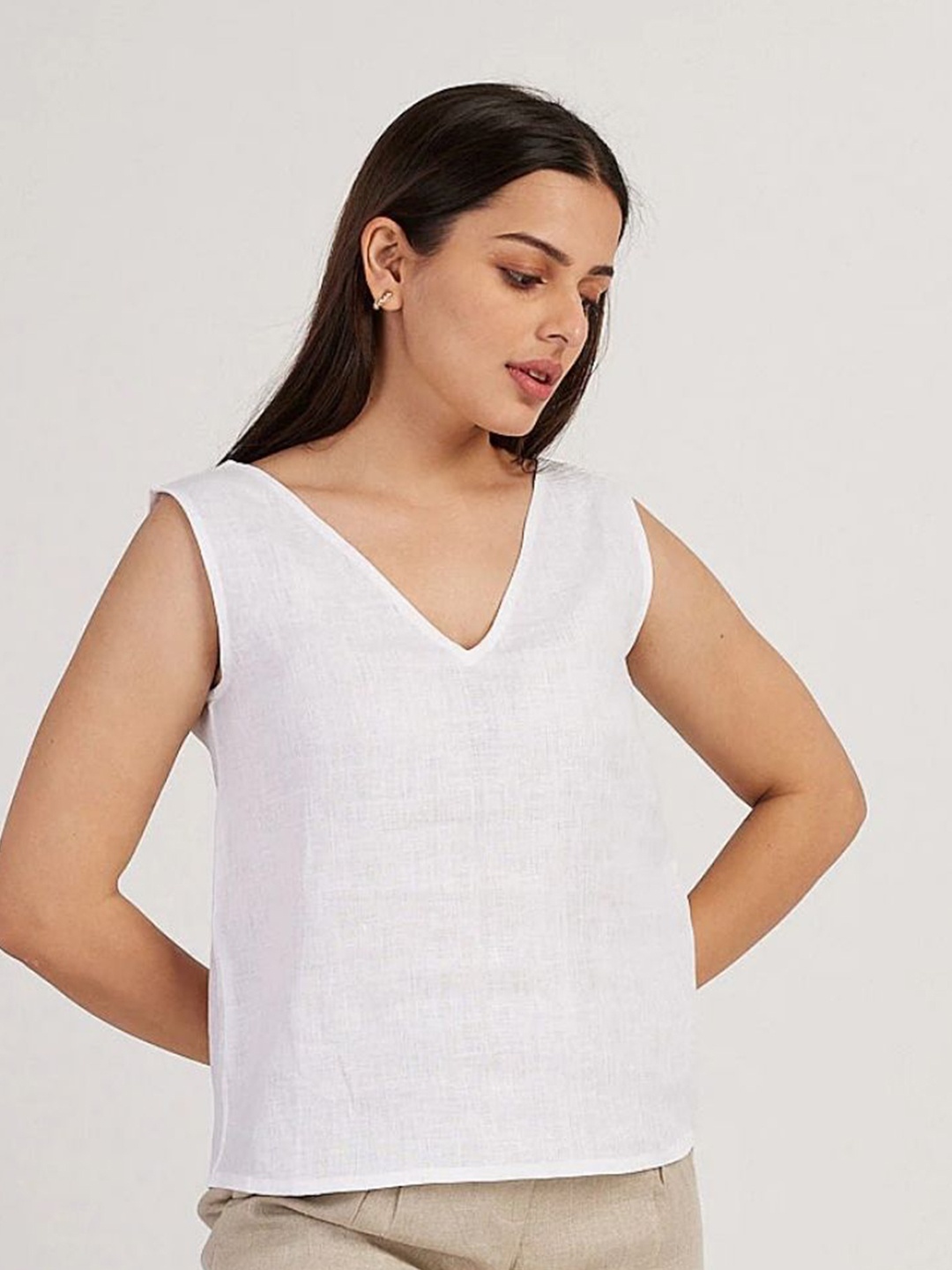 

Creatures of Habit Women Linen V-Neck Tank Top, White