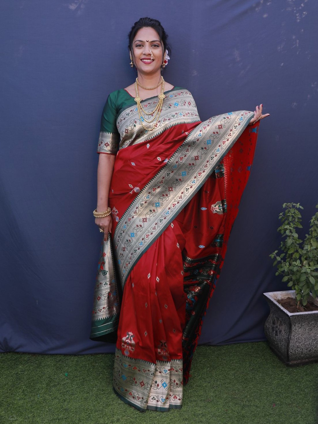 

LeeliPeeri Designer Woven Design Zari Silk Blend Paithani Saree, Red