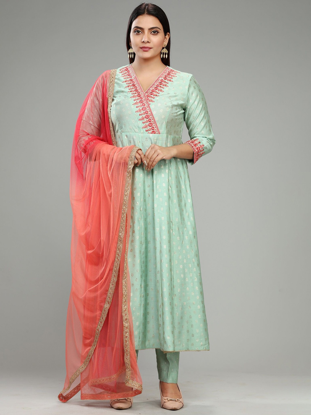 

COTTON CULTURE Women Floral Embroidered Empire Thread Work Pure Cotton Kurta with Churidar & With Dupatta, Green