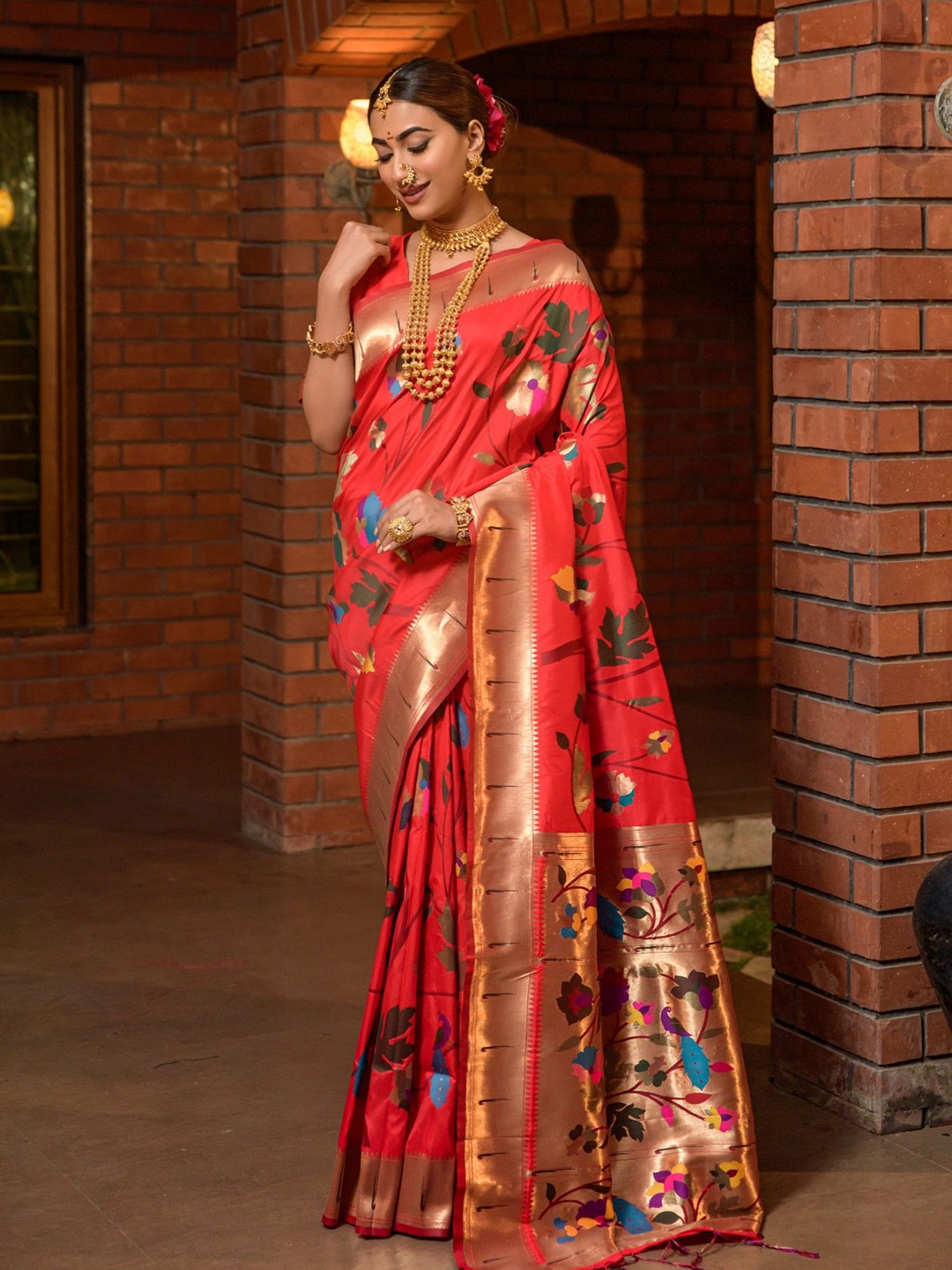 

LeeliPeeri Designer Woven Design Zari Silk Blend Paithani Saree, Red
