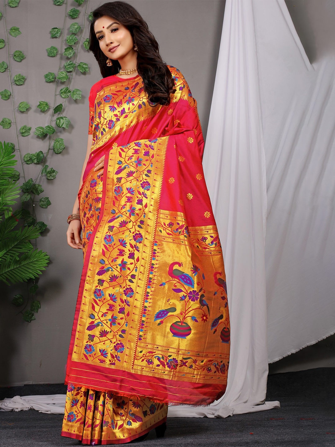 

LeeliPeeri Designer Woven Design Zari Silk Blend Paithani Saree, Magenta