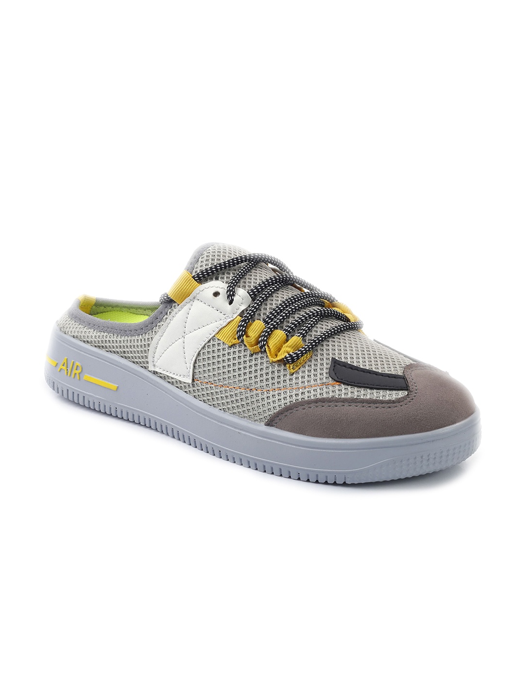 

Woakers Men Textured Loafers, Multi