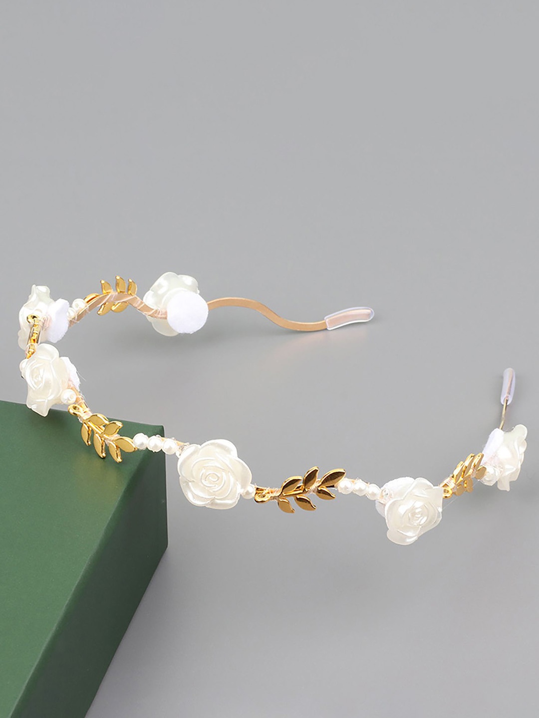 

SYGA Women Floral-Shaped Pearl-Beaded Metal Hairband, Gold