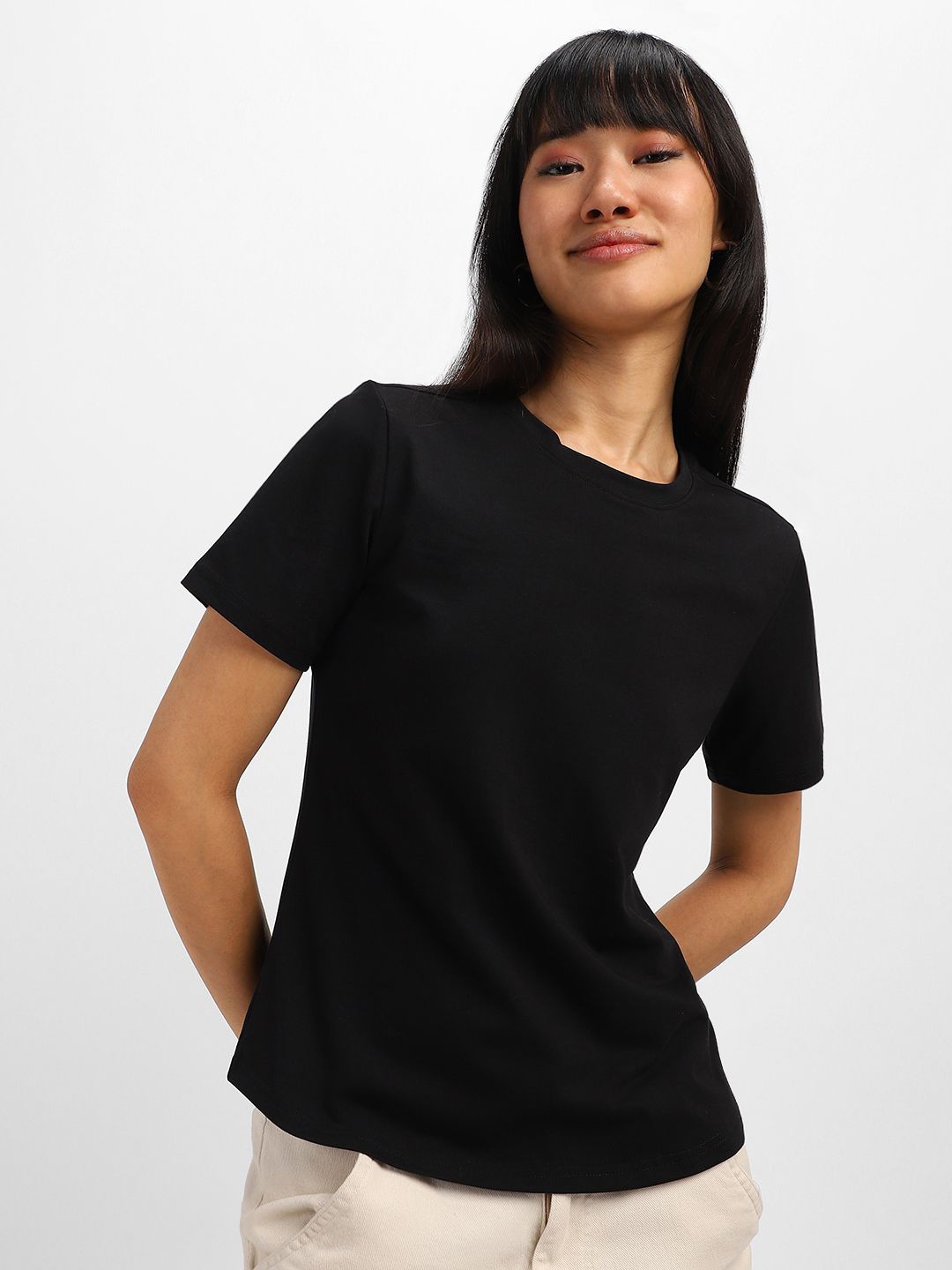 

JUNEBERRY Women Solid Round Neck Cotton Tshirt, Black