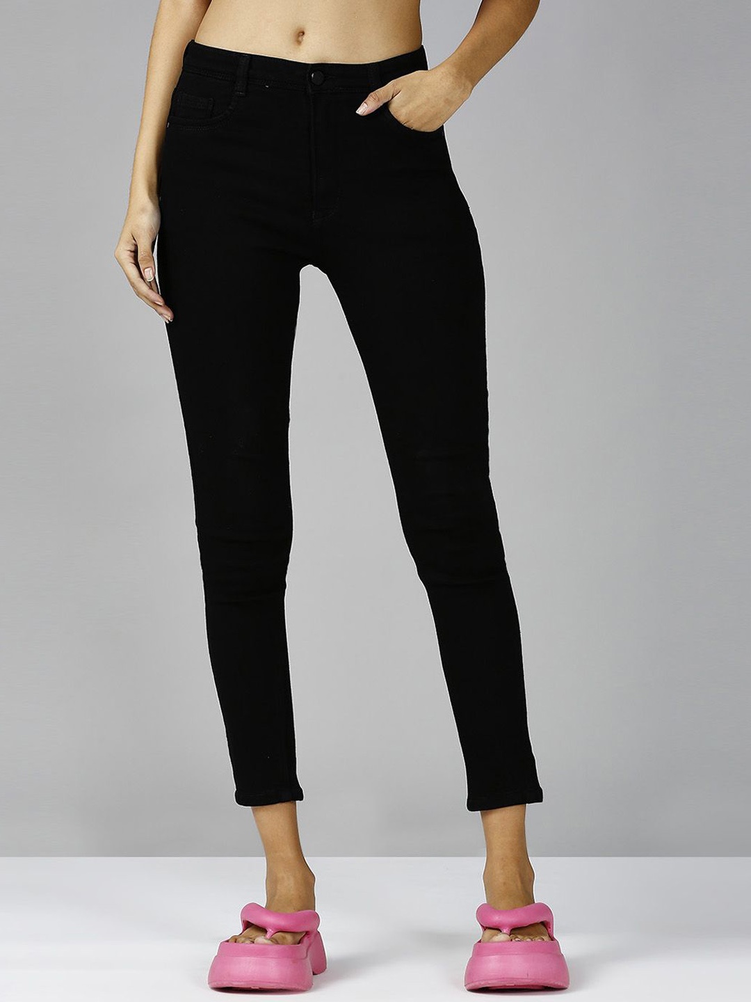 

Blum Denim Women Skinny Fit Mid-Rise Stretchable Jeans, Black