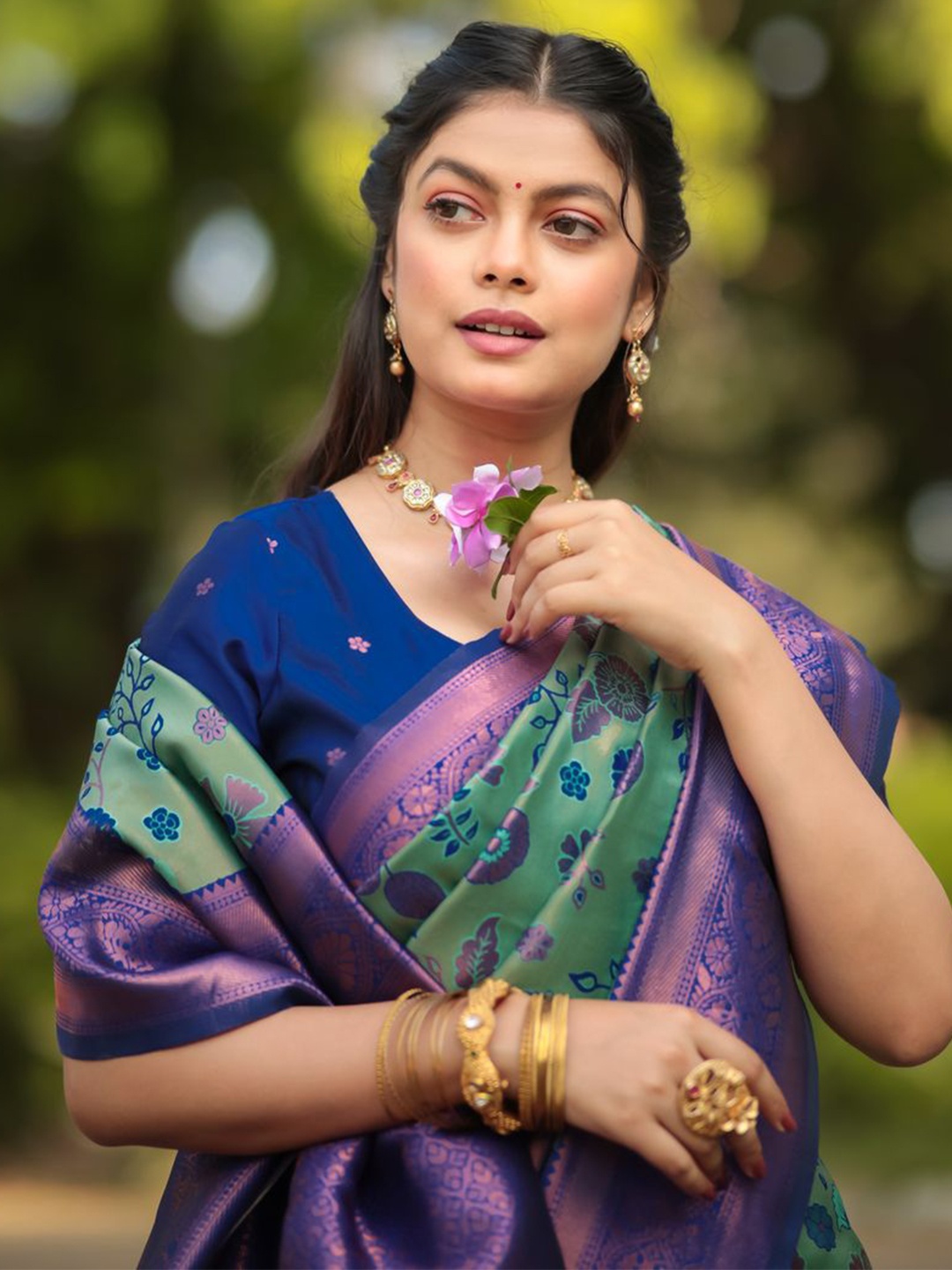

COSBILA FASHION Woven Design Zari Banarasi Saree, Green
