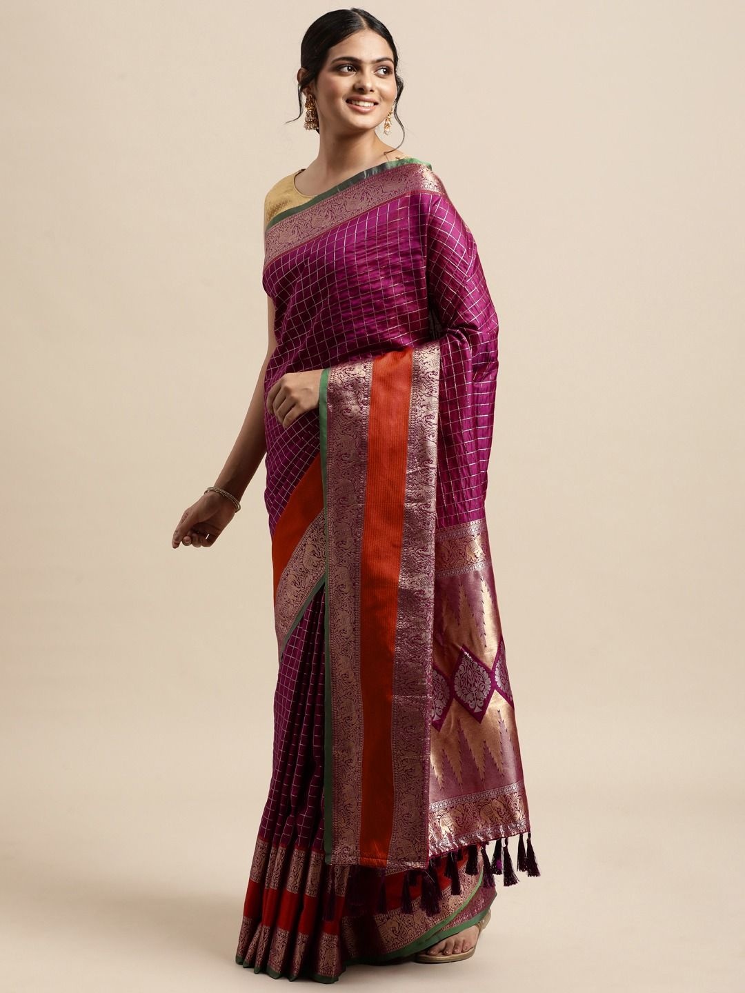 

VASTRANAND Checked Zari Banarasi Saree, Burgundy