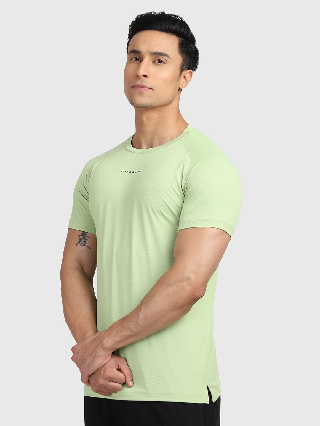 

FUAARK Men Dry Fit Solid Round Neck Polyester Slim Fit Tshirt, Lime green