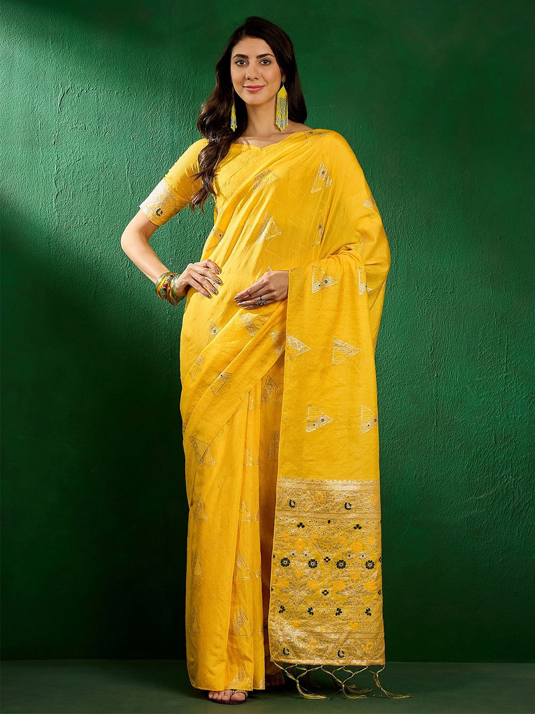 

MAHALASA Woven Design Zari Kanjeevaram Saree, Yellow