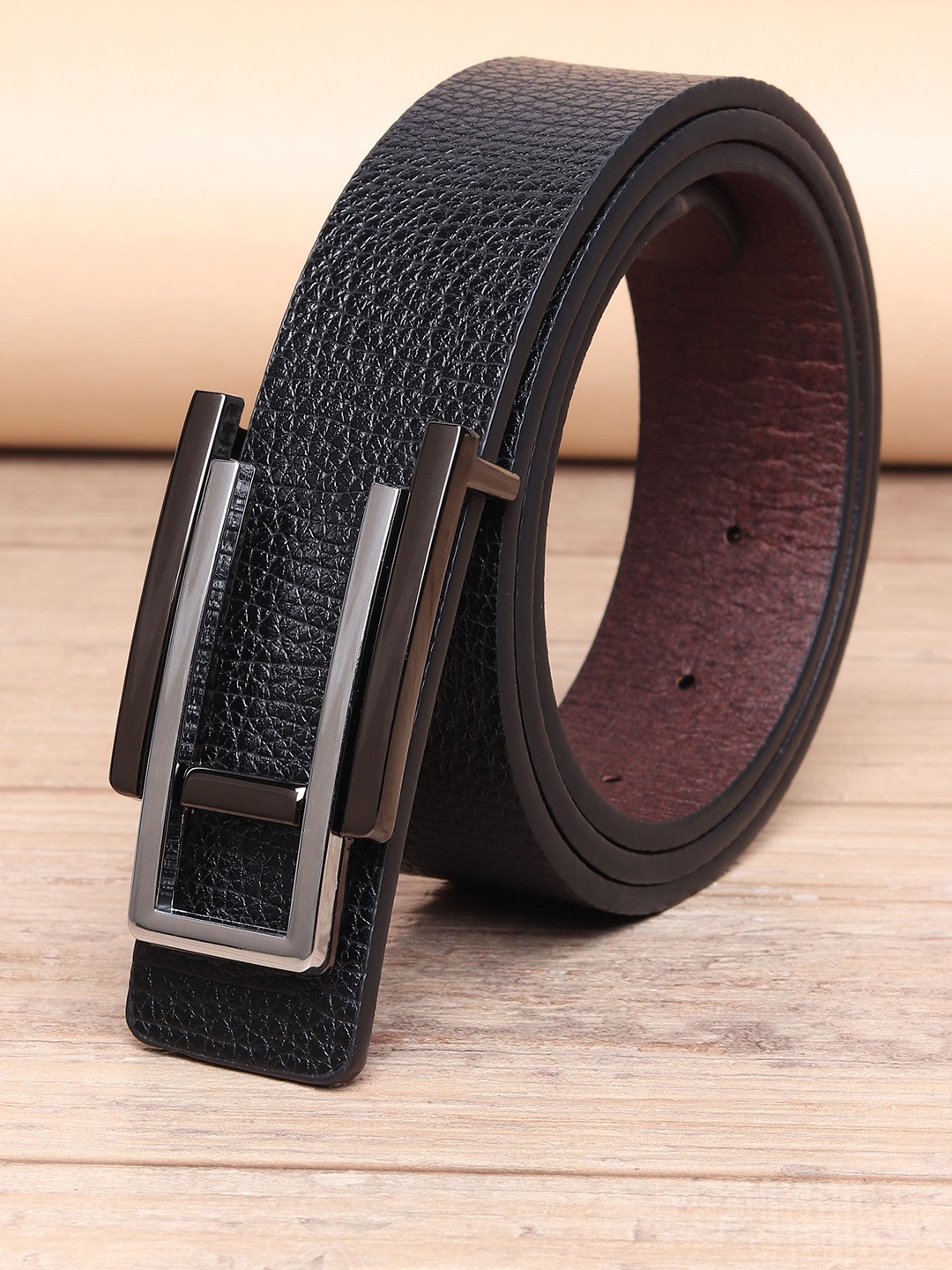 

INVICTUS Men Textured Formal Belt, Black