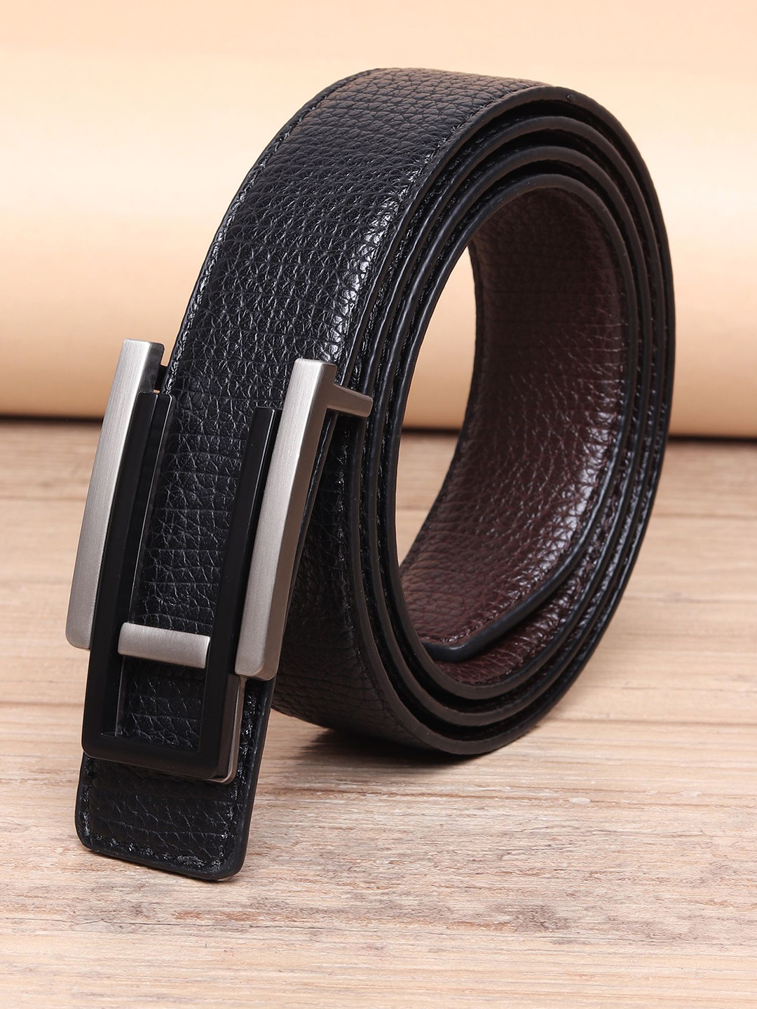 

INVICTUS Men Textured Formal Belt, Black