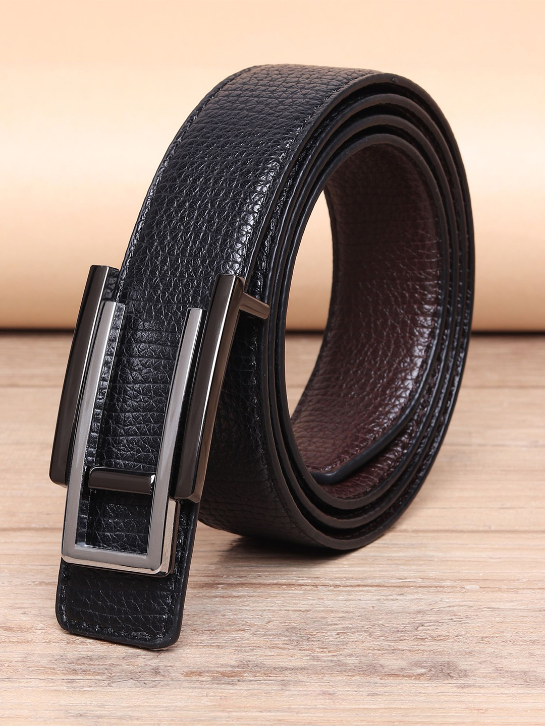 

INVICTUS Men Textured Formal Belt, Black