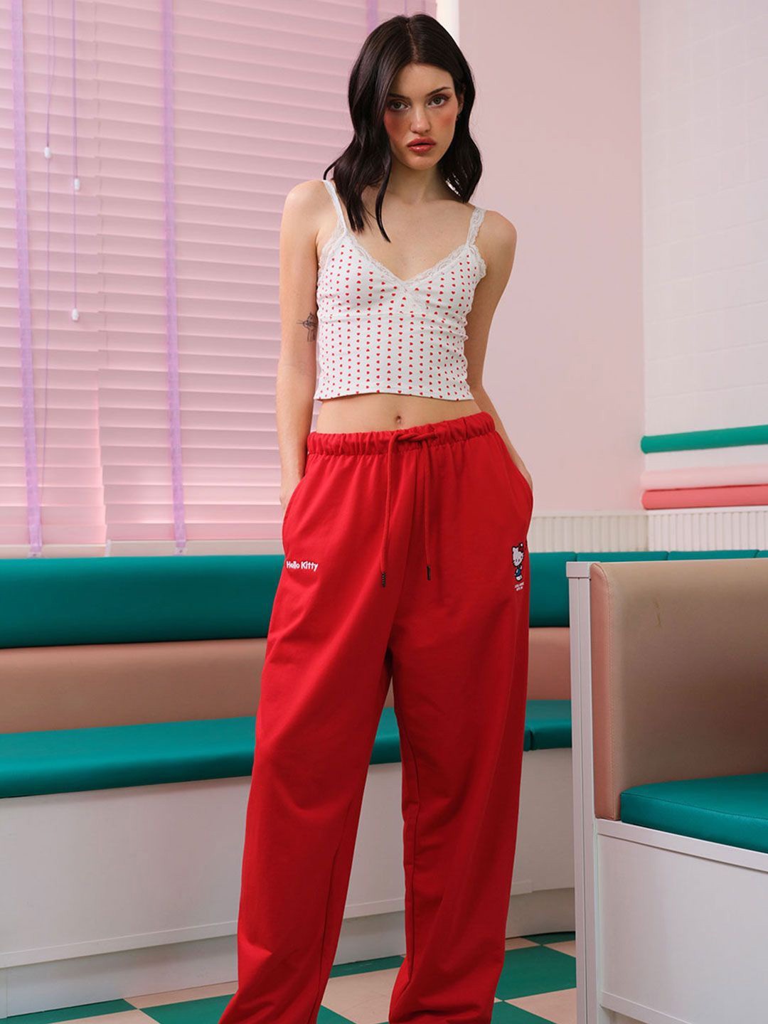 

Bonkers Corner Women Solid Mid-Rise Regular Fit Regular Trouser, Red