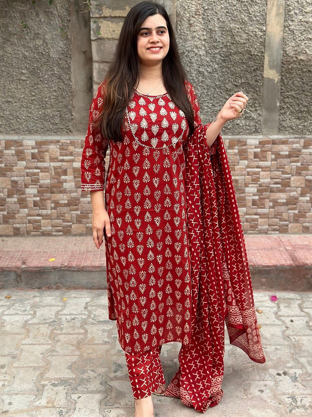 

KALINI Women Floral Printed Regular Kurta with Trousers & With Dupatta, Red