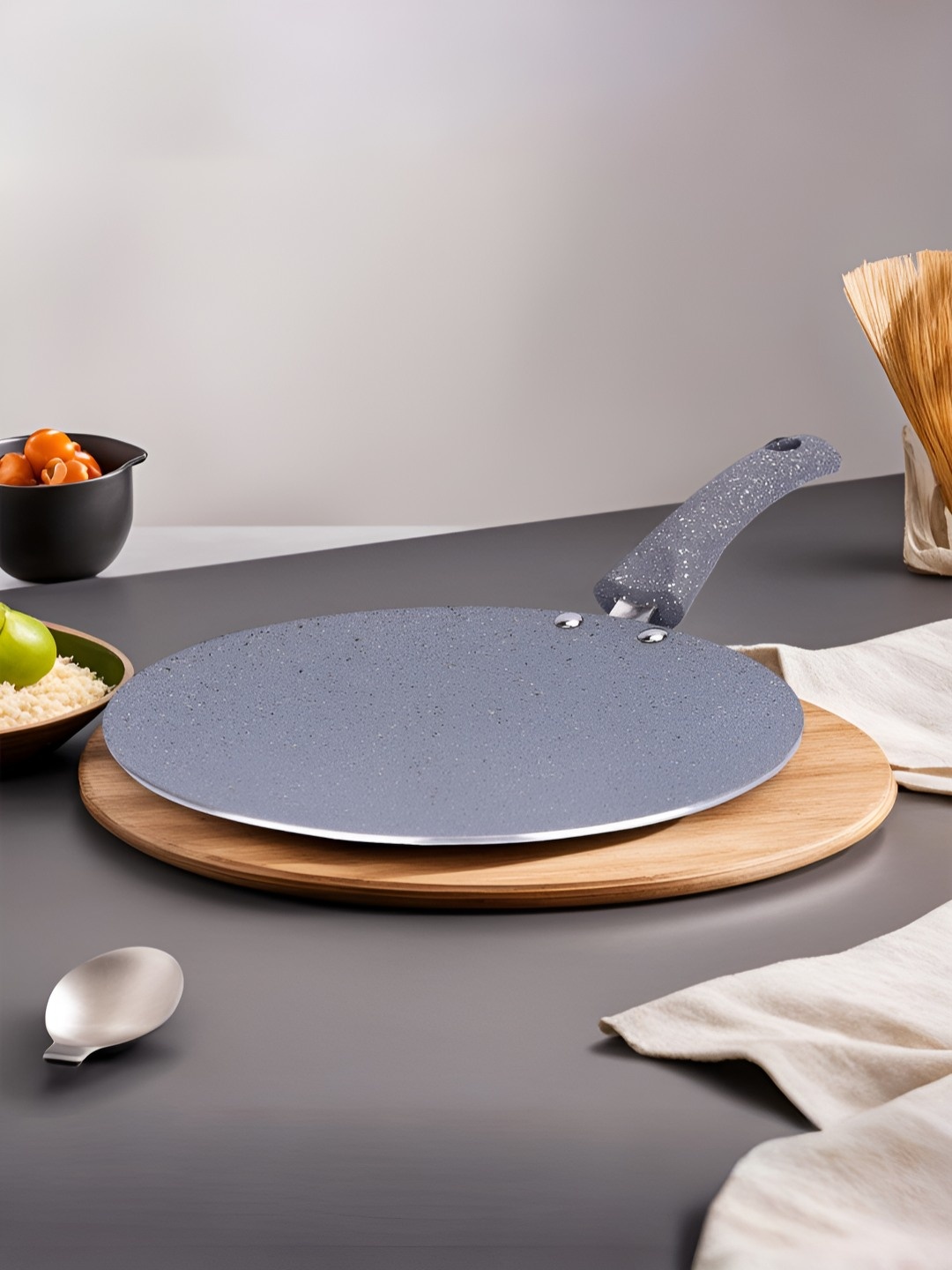 

The Better Home Grey Non Stick Aluminium Roti Tawa With Riveted Handle