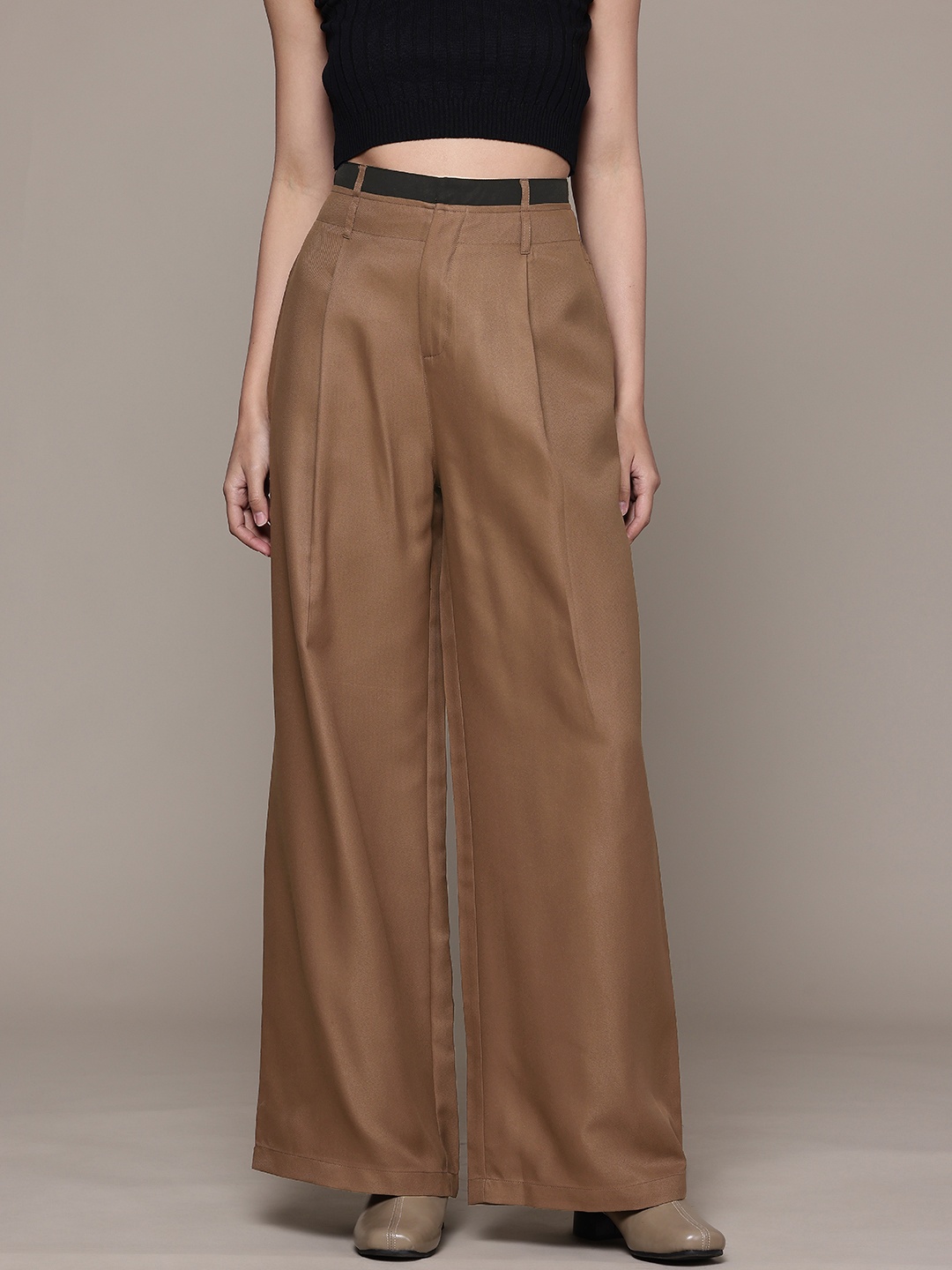 

Roadster Women High-Rise Pleated Trousers With Contrast Trims, Beige