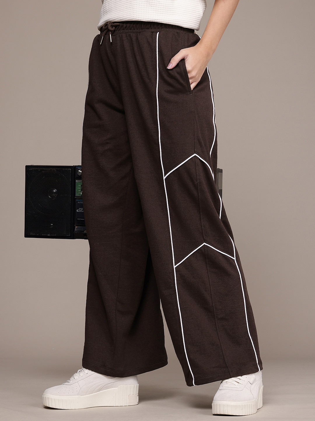 

The Roadster Life Co. Women Relaxed Fit Track Pants, Coffee brown