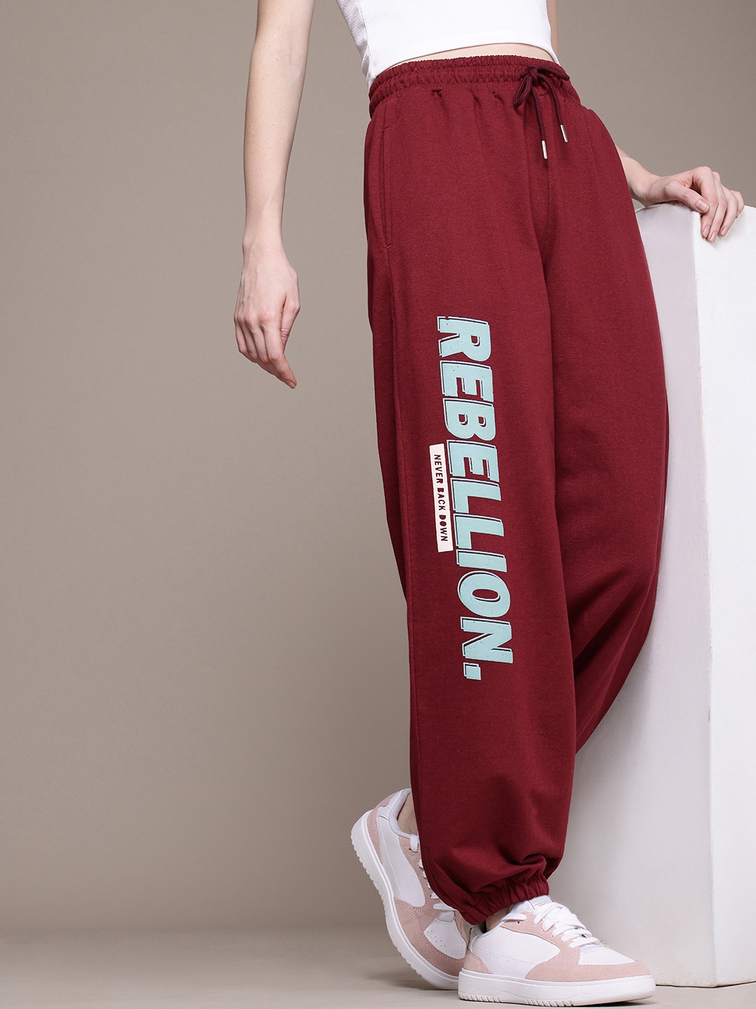 

The Roadster Life Co. Women Typography Printed Relaxed Fit Joggers, Maroon