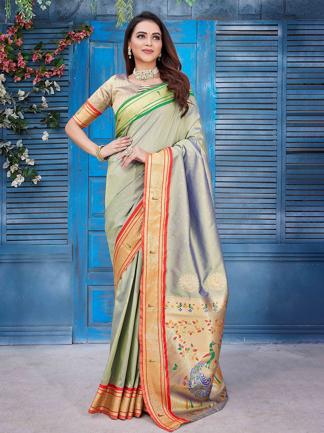

HEER FASHION Zari Woven Paithani Saree, Beige