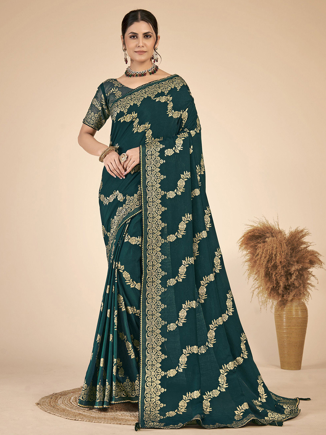 

SHRI MAHAVEER RAJASTHANI SAREE Woven Design Zari Banarasi Saree, Green