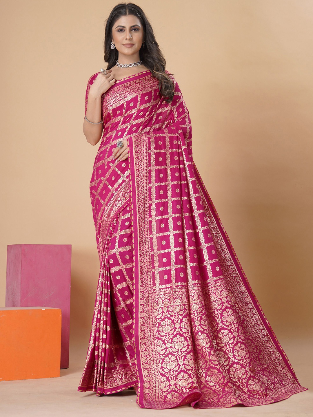 

SHRI MAHAVEER RAJASTHANI SAREE Zari Woven Checked Banarasi Saree, Pink