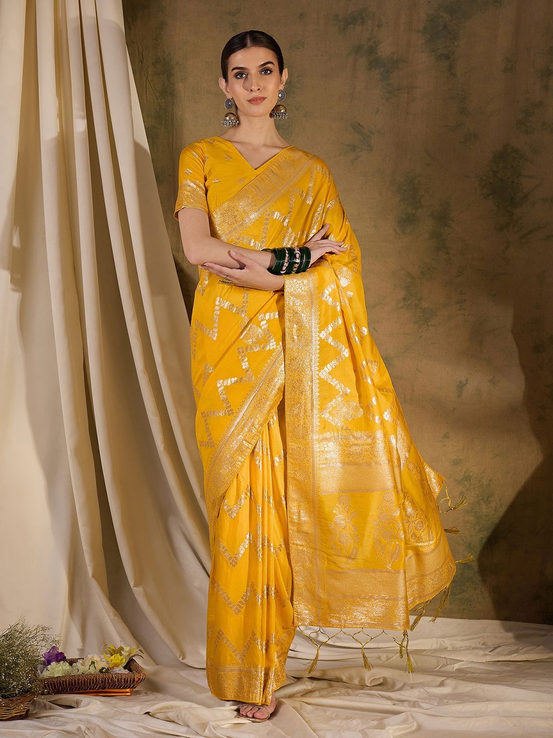 

MAHALASA Ethnic Motif Zari Woven Kanjeevaram Saree, Yellow