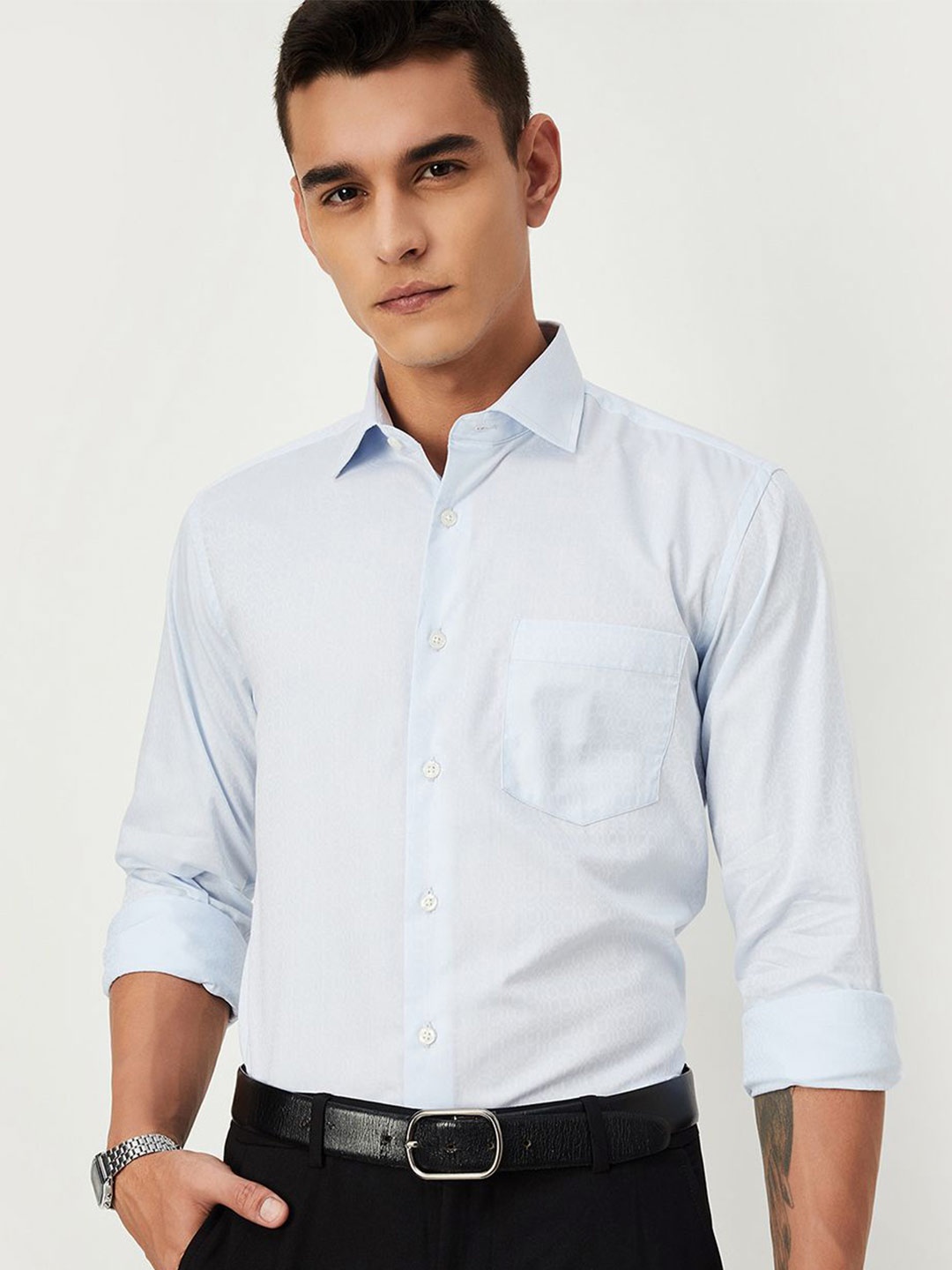 

max Men Solid Spread Collar Casual Shirt, Blue