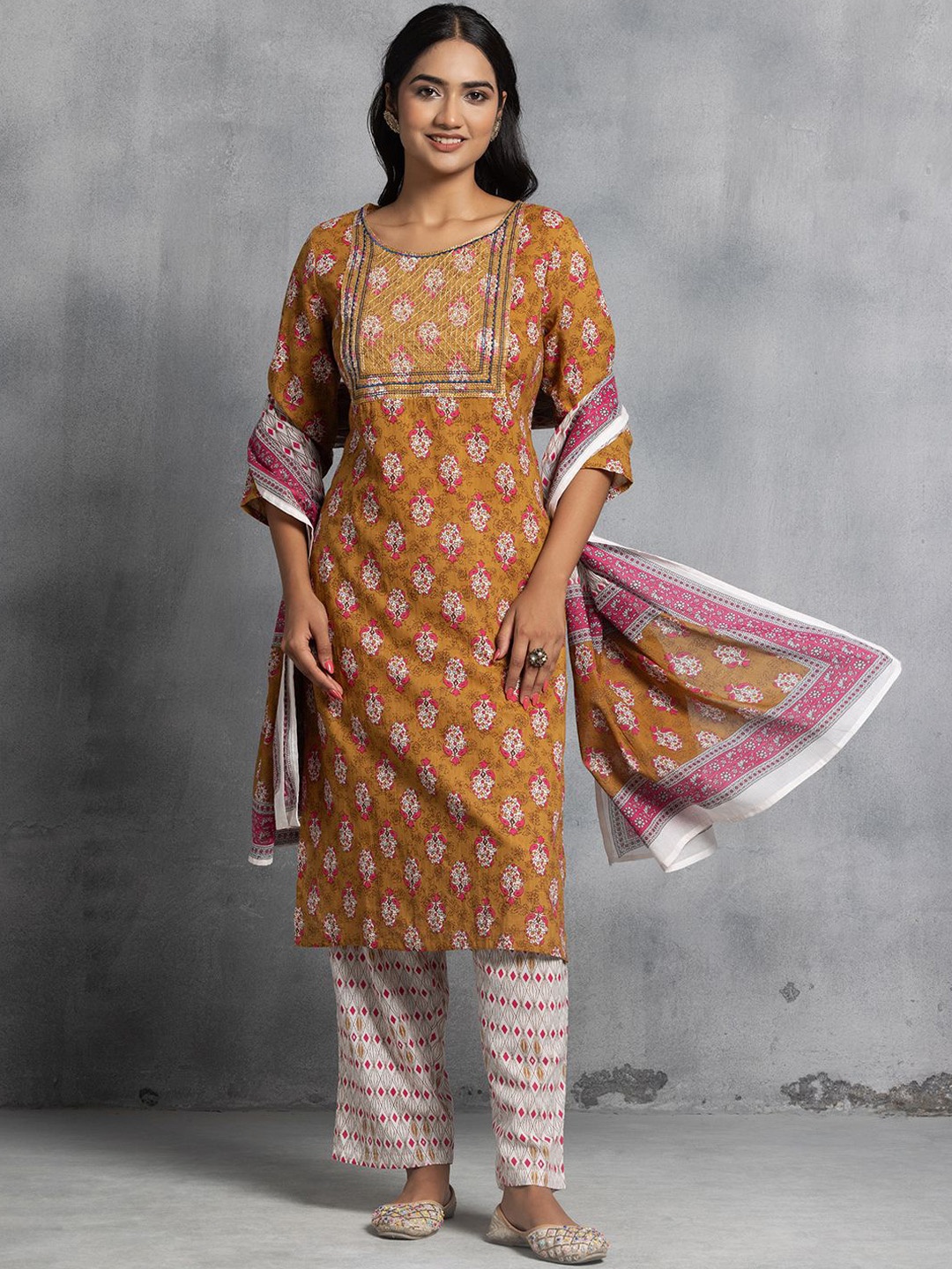 

Rang by Indya Floral Printed Sequinned Pure Cotton Straight Kurta With Trousers & Dupatta, Brown