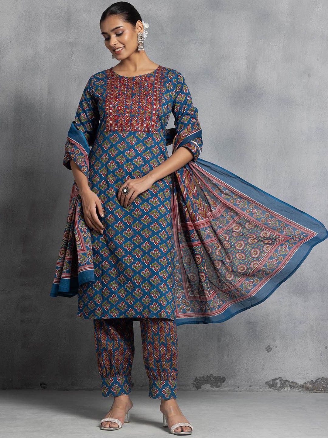 

Rang by Indya Floral Printed Pure Cotton Kurta with Salwar & Dupatta, Blue