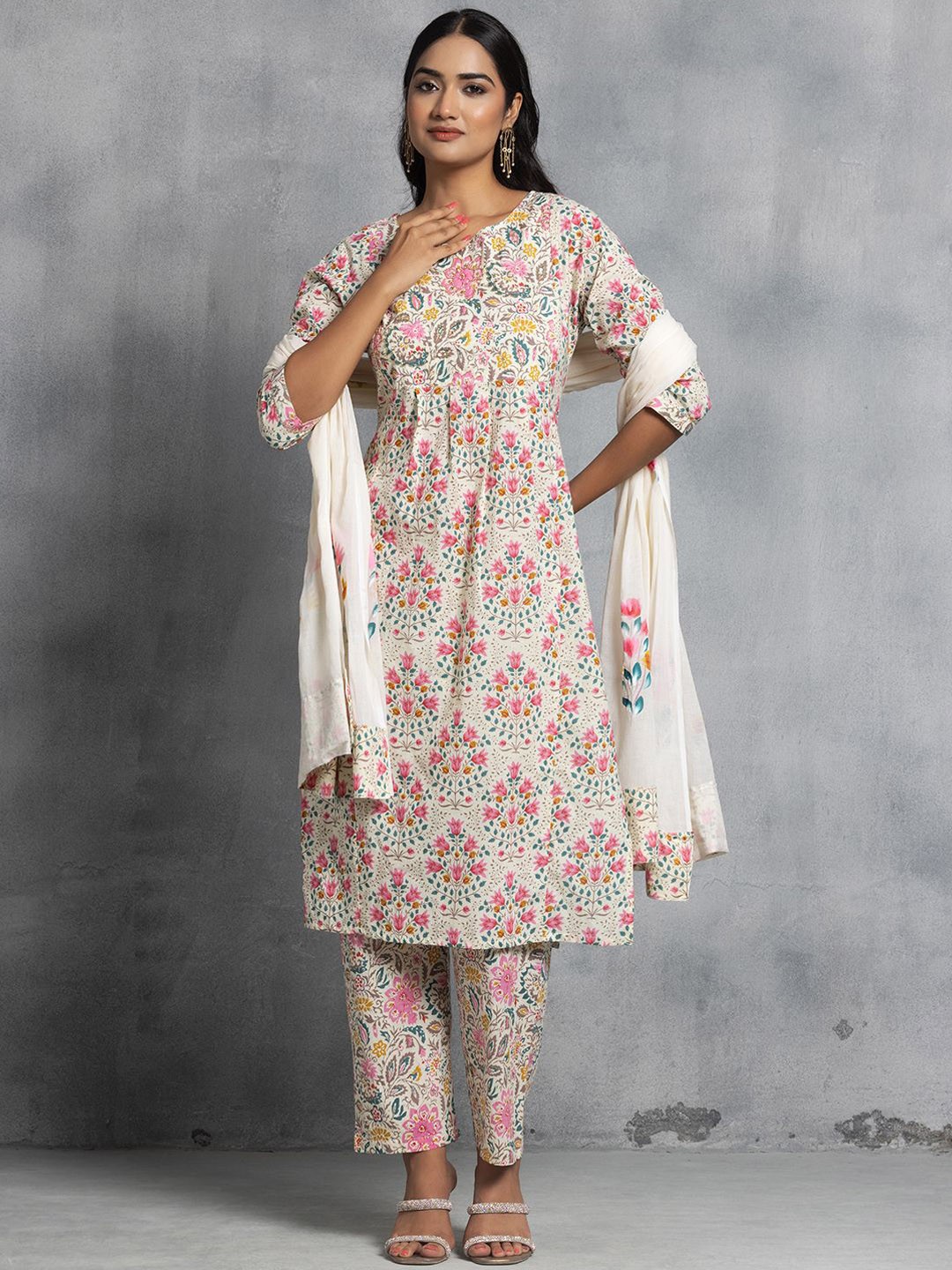 

Rang by Indya Floral Printed Pure Cotton Kurta with Trousers & Dupatta, White