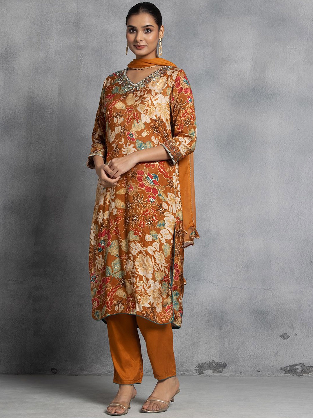 

Rang by Indya Floral Printed Regular Mirror Work Straight Kurta With Trousers & Dupatta, Brown