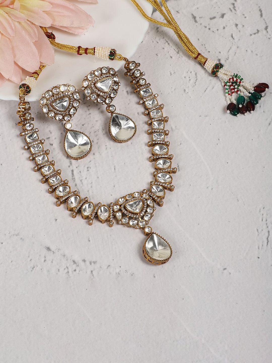 

AURAA TRENDS 22KT Gold-Plated Kundan Stone-Studded Necklace and Earrings