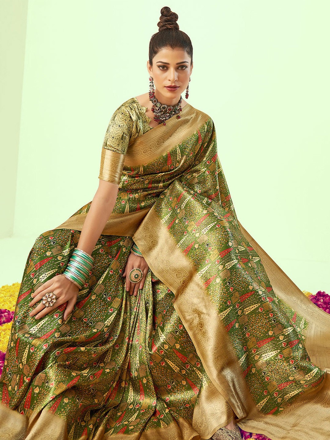 

revika Ethnic Motif Zari Woven Pure Silk Kanjeevaram Saree, Green