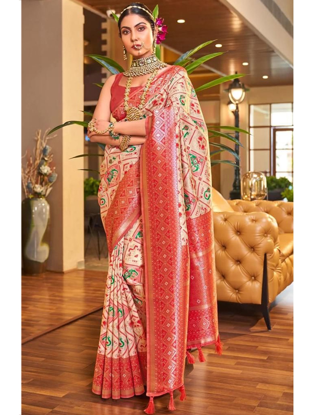 

revika Woven Design Zari Pure Silk Kanjeevaram Saree, Cream