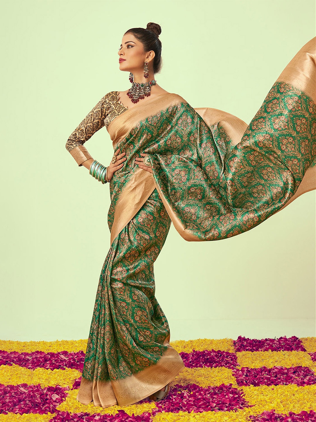 

revika Ethnic Motif Zari Woven Pure Silk Kanjeevaram Saree, Green